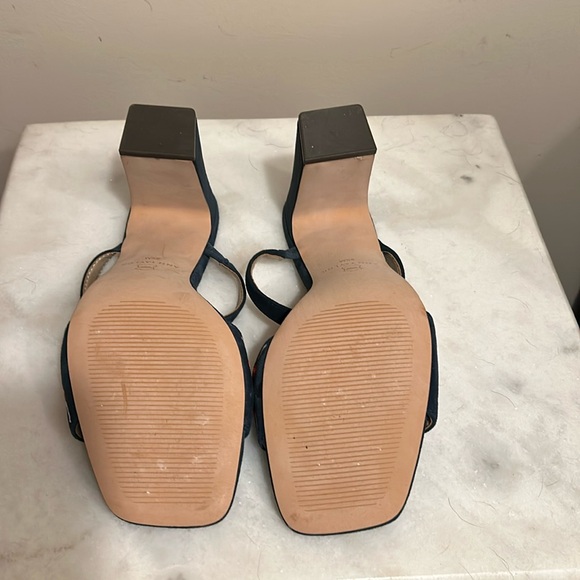 NIB Ann Taylor Cherry Two Strap Suede Block Heel Sandal in Night Sky Size 8 1/2 - Picture 3 of 6